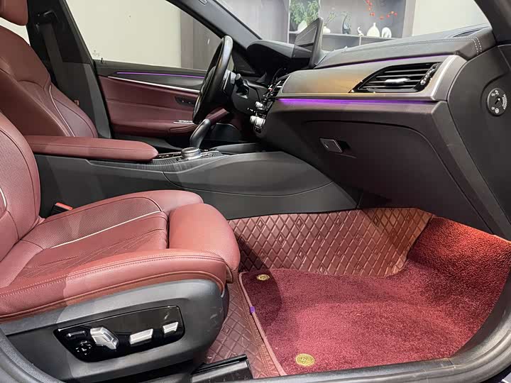 Фото 6 - BMW 5 Series