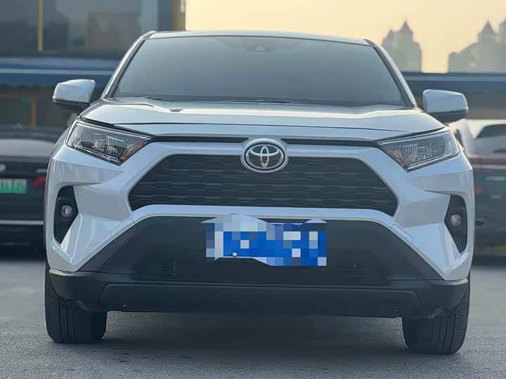 Фото 3 - Toyota RAV4