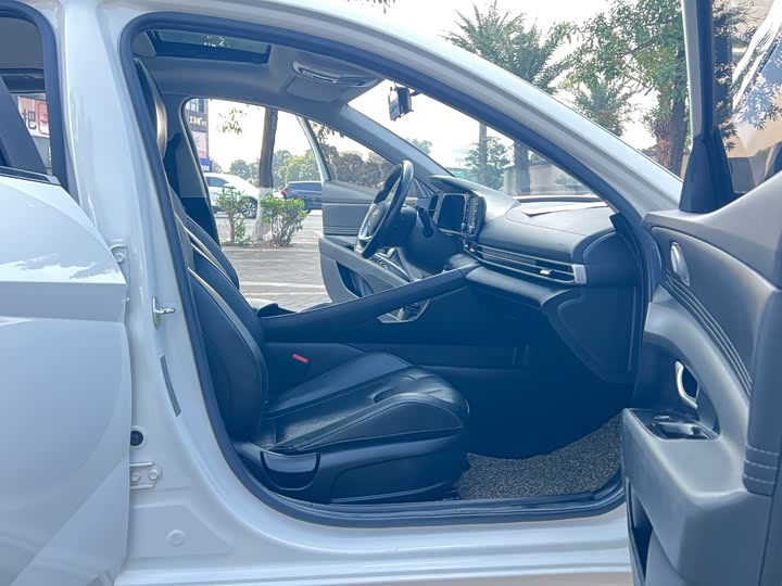 Фото 9 - Hyundai Elantra N line