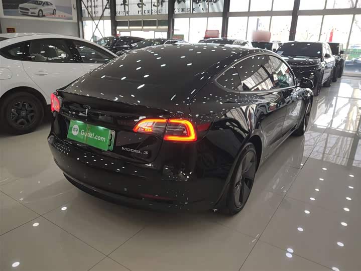 Фото 7 - Tesla Model 3