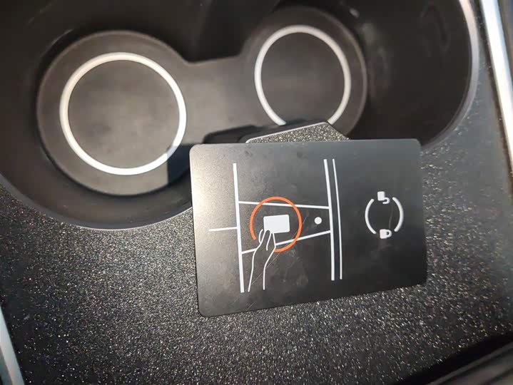 Фото 9 - Tesla Model 3