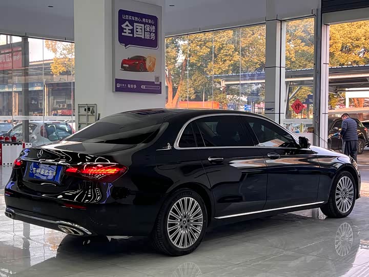 Фото 9 - Mercedes-Benz E-Class