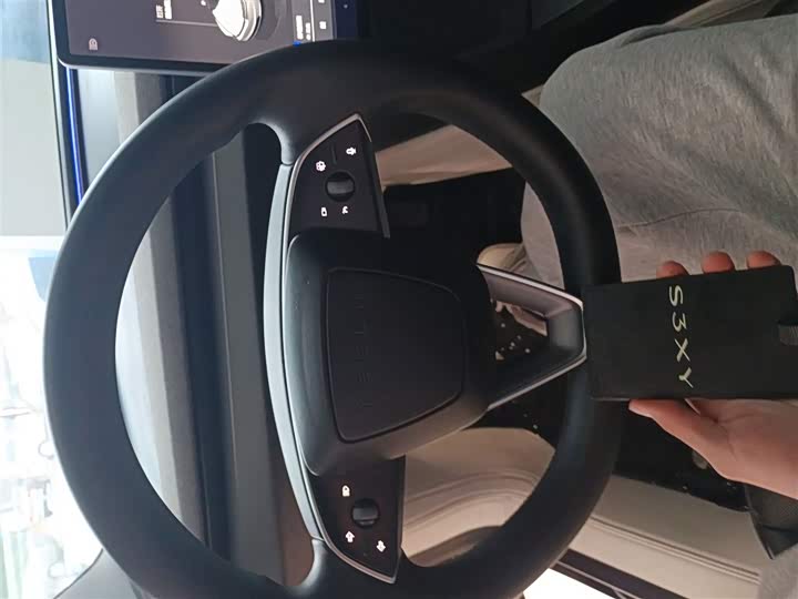 Фото 9 - Tesla Model 3