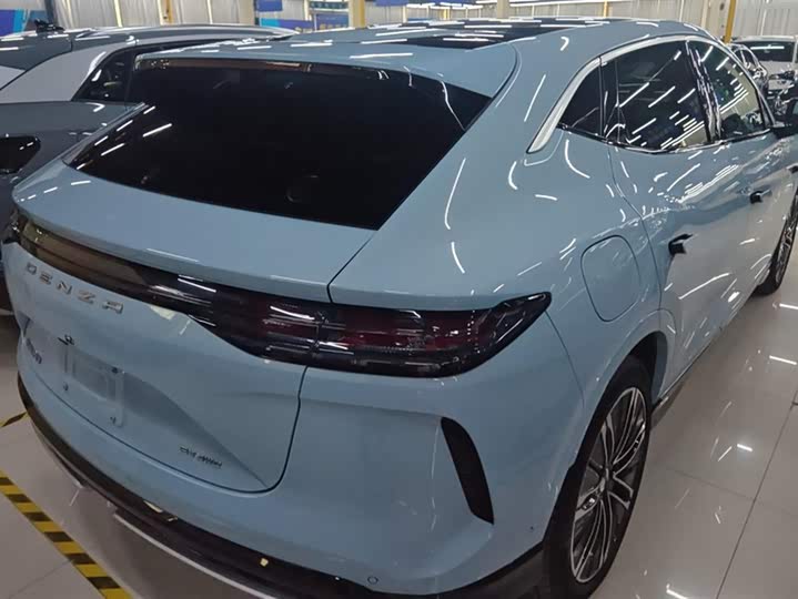 Фото 3 - Denza N7