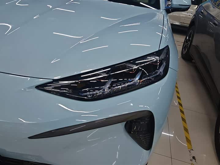 Фото 5 - Denza N7