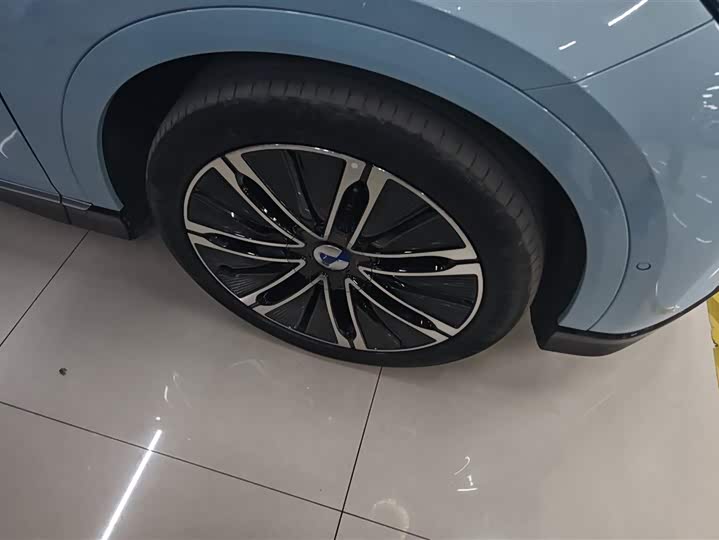 Фото 6 - Denza N7