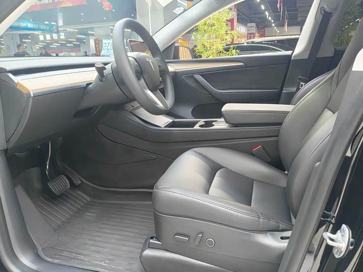 Фото 4 - Tesla Model Y