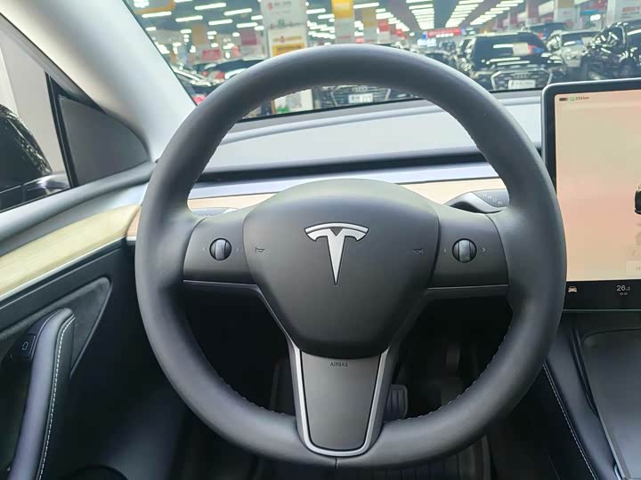 Фото 6 - Tesla Model Y