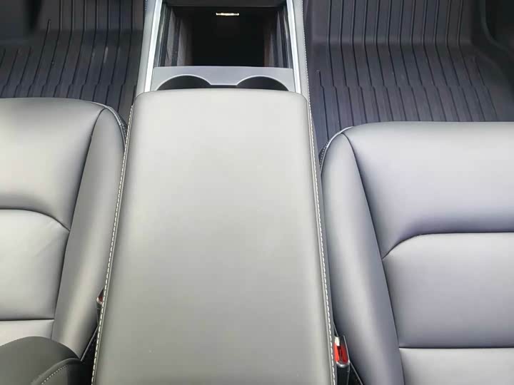 Фото 8 - Tesla Model Y