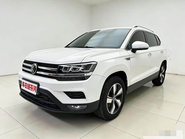 Фото 1 - Volkswagen Tharu