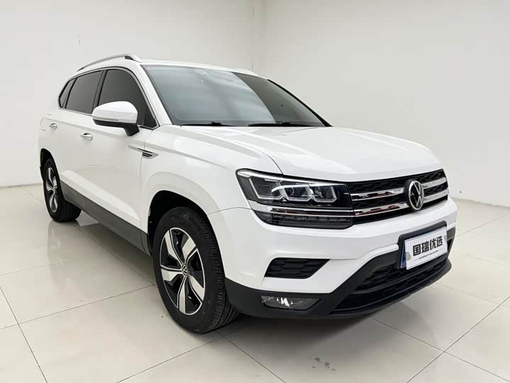 Фото 3 - Volkswagen Tharu