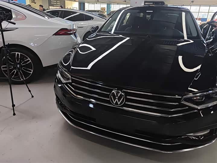 Фото 2 - Volkswagen Magotan