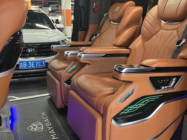 Фото 9 - Mercedes-Benz Vito