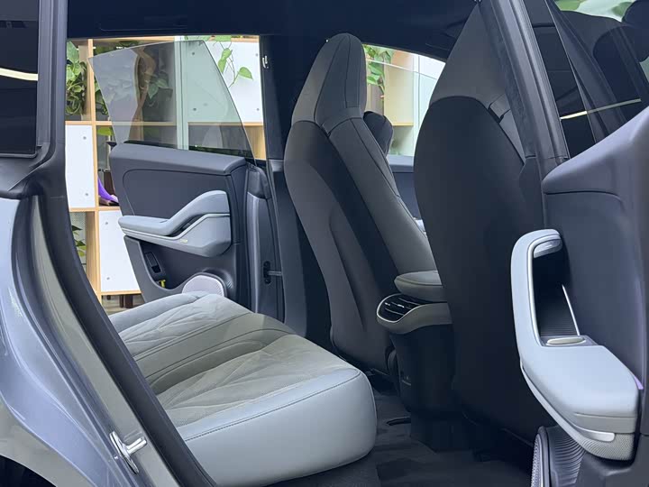 Фото 6 - Nio ET5T