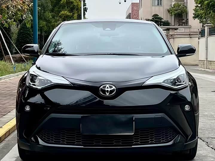 Фото 2 - Toyota C-HR