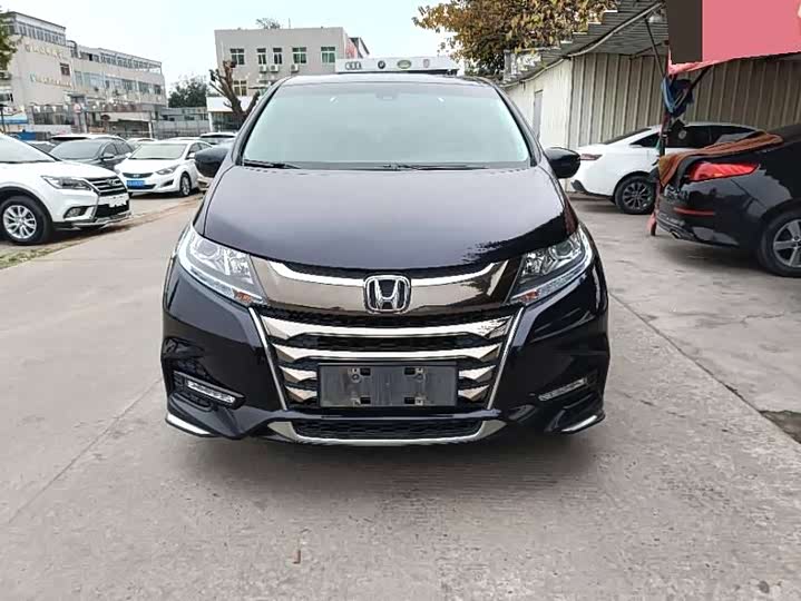 Фото 1 - Honda Odyssey