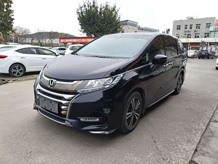 Фото 2 - Honda Odyssey