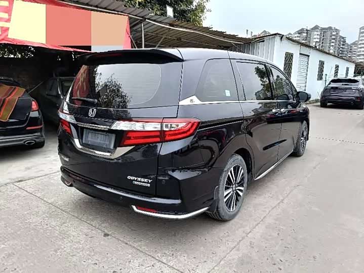 Фото 3 - Honda Odyssey