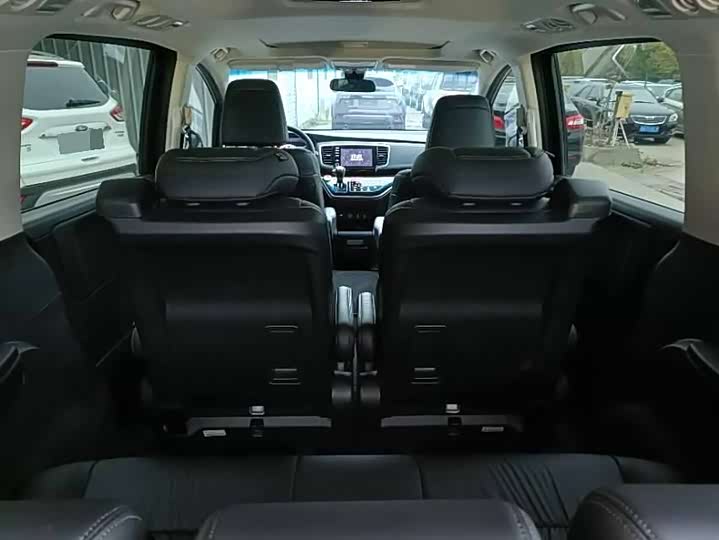 Фото 8 - Honda Odyssey