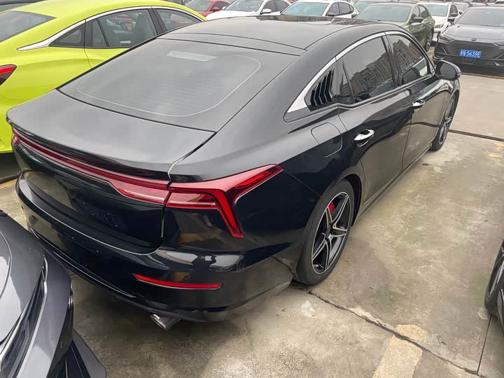 Фото 5 - Bestune B70