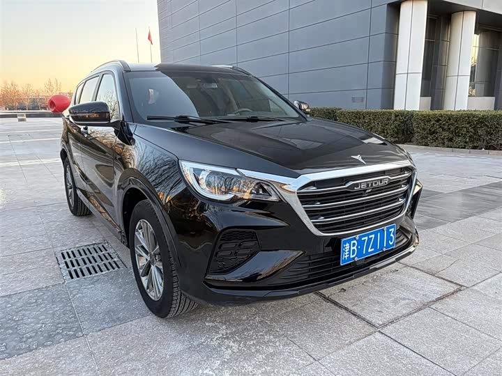 Фото 3 - Jetour X70