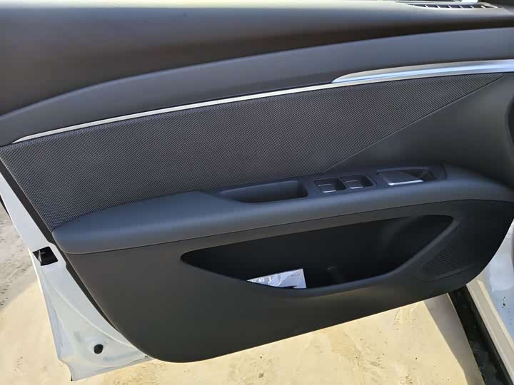 Фото 4 - XPeng Mona M03