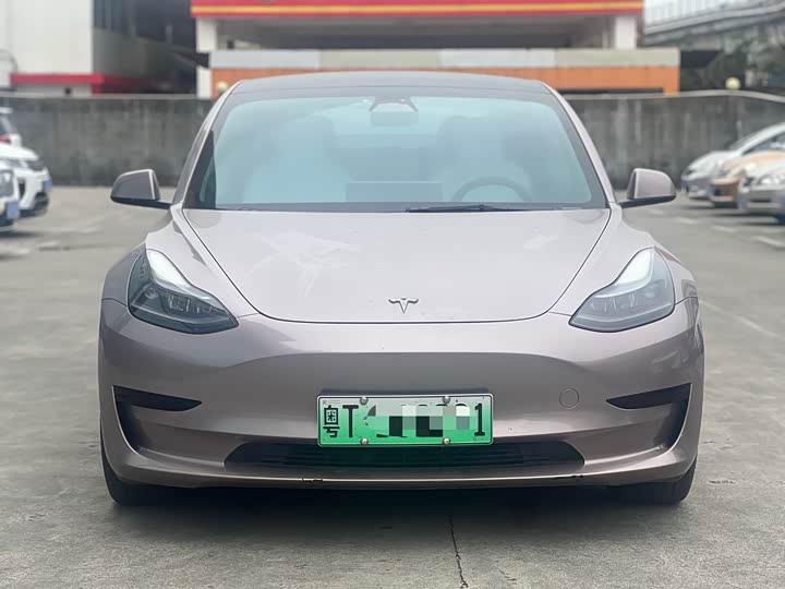 Фото 2 - Tesla Model 3