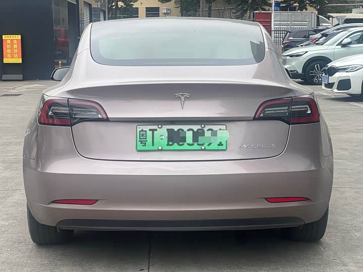 Фото 6 - Tesla Model 3