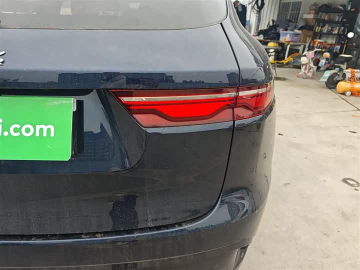 Фото 8 - Jaguar F-Pace