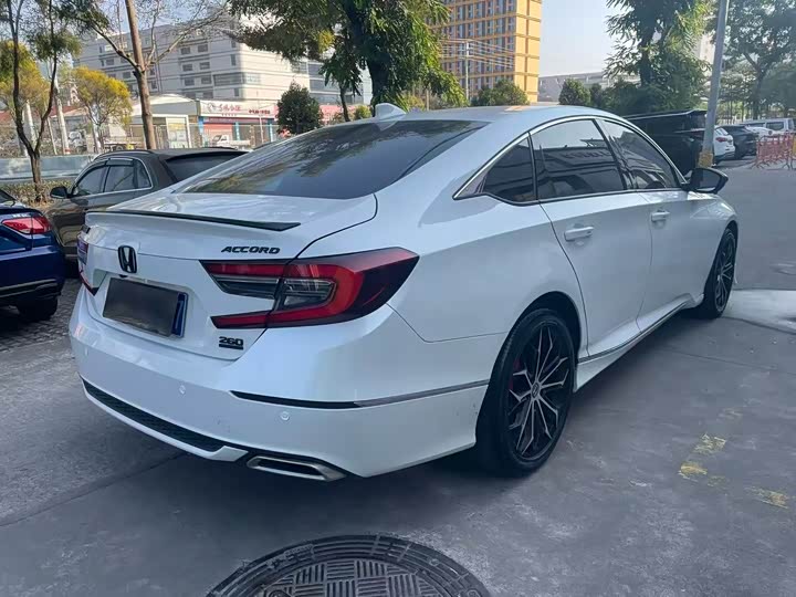 Фото 4 - Honda Accord