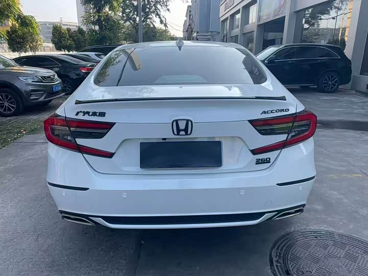Фото 5 - Honda Accord