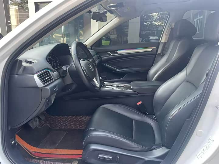 Фото 7 - Honda Accord