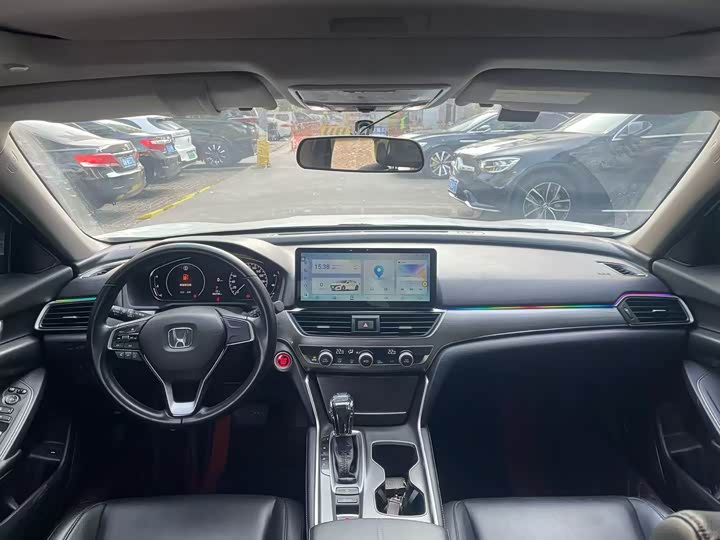 Фото 8 - Honda Accord