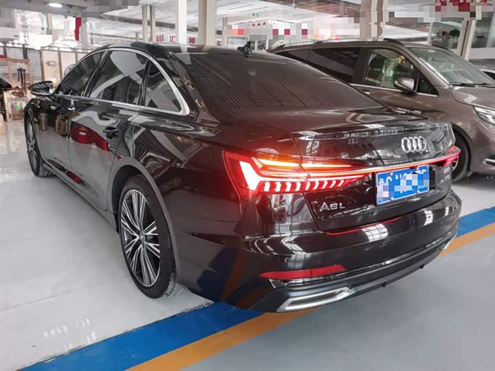 Фото 5 - Audi A6L