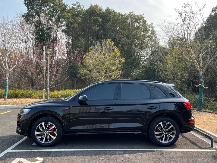 Фото 4 - Audi Q5L