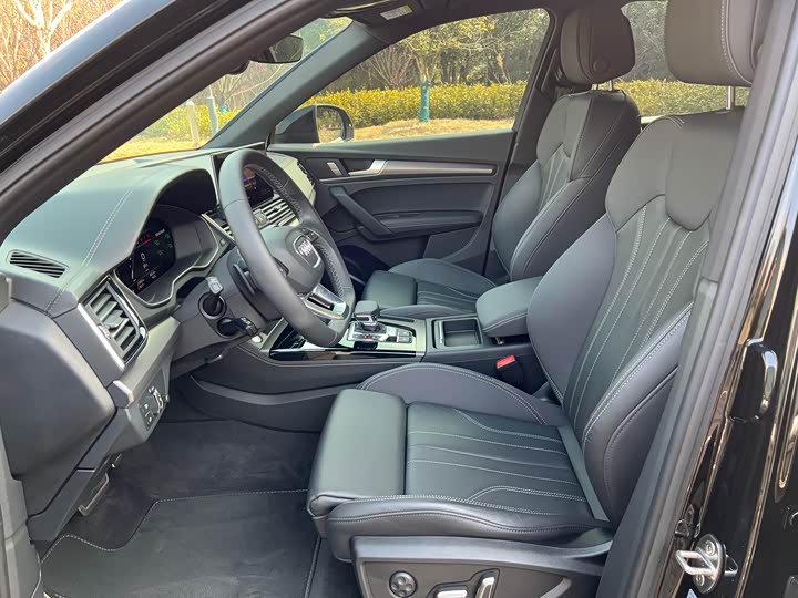 Фото 6 - Audi Q5L