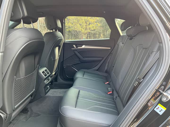 Фото 7 - Audi Q5L