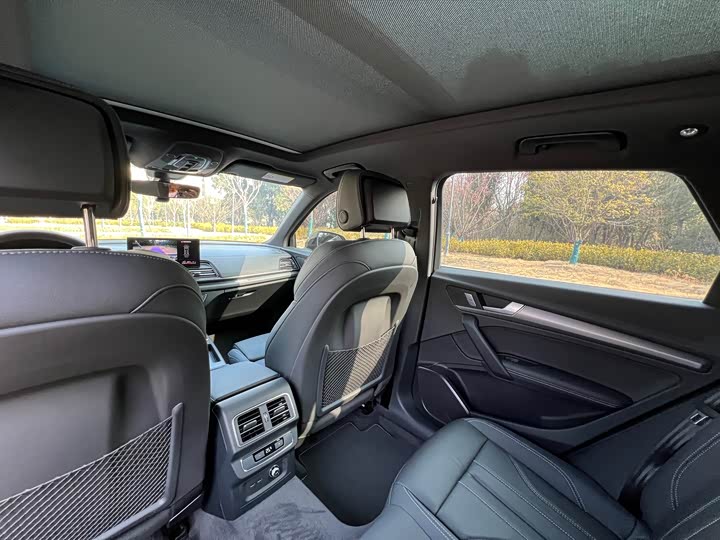 Фото 8 - Audi Q5L