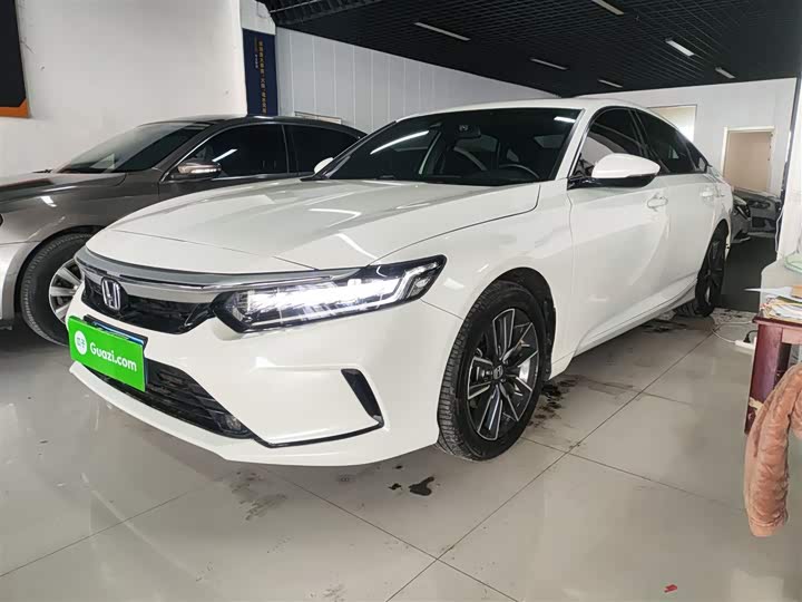 Фото 1 - Honda Inspire