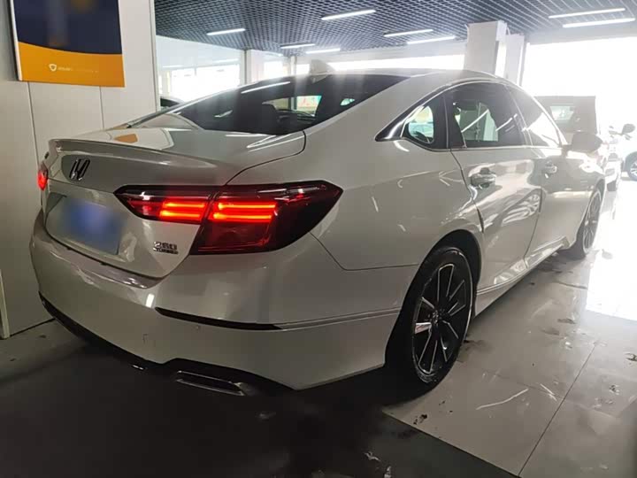 Фото 7 - Honda Inspire