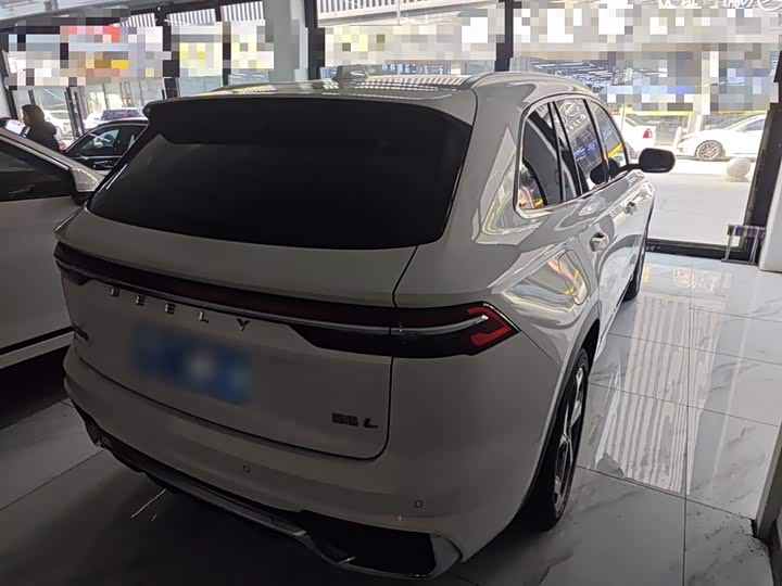 Фото 7 - Geely Monjaro