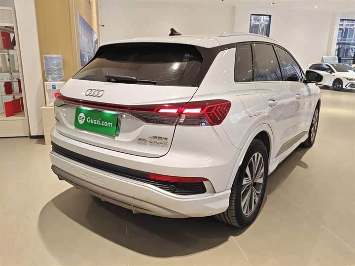 Фото 7 - Audi Q4 e-tron