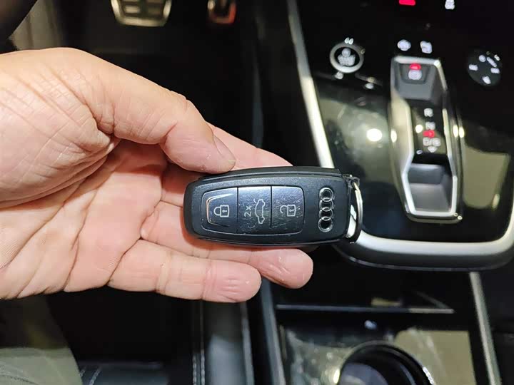 Фото 9 - Audi Q4 e-tron