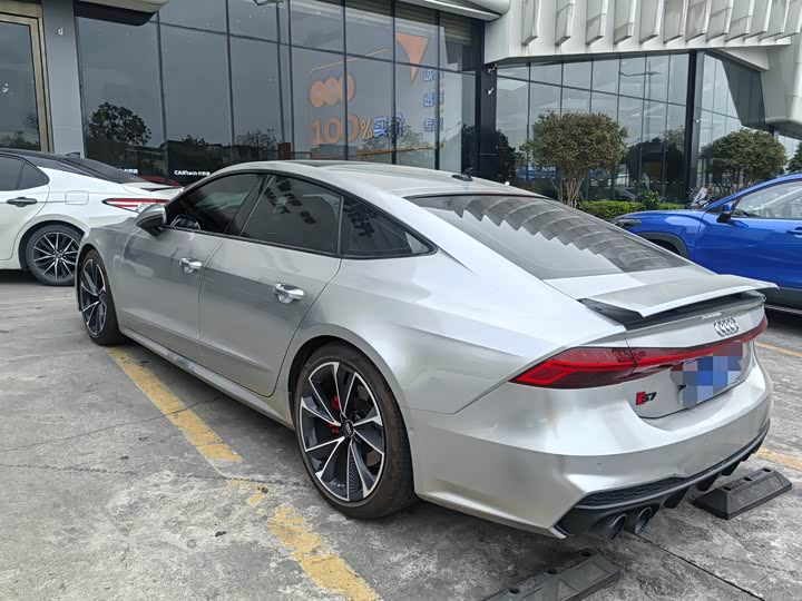 Фото 2 - Audi A7