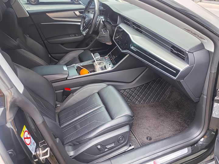 Фото 7 - Audi A7