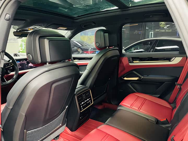 Фото 9 - Porsche Cayenne