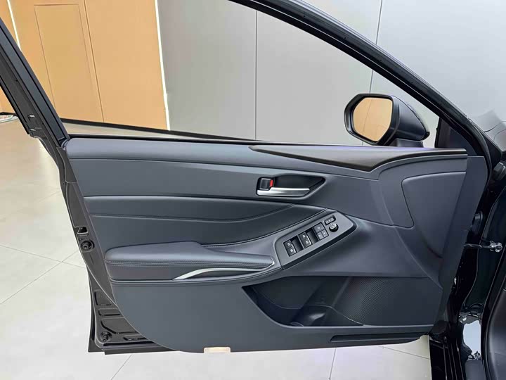 Фото 6 - Toyota Avalon