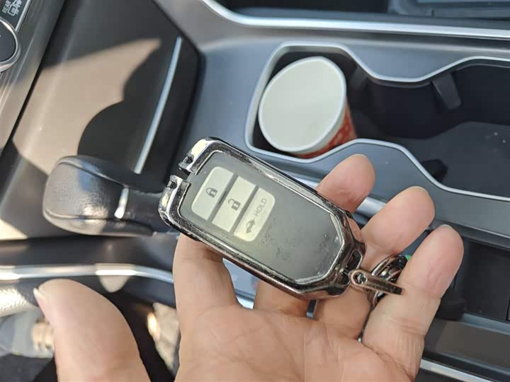 Фото 9 - Honda Accord