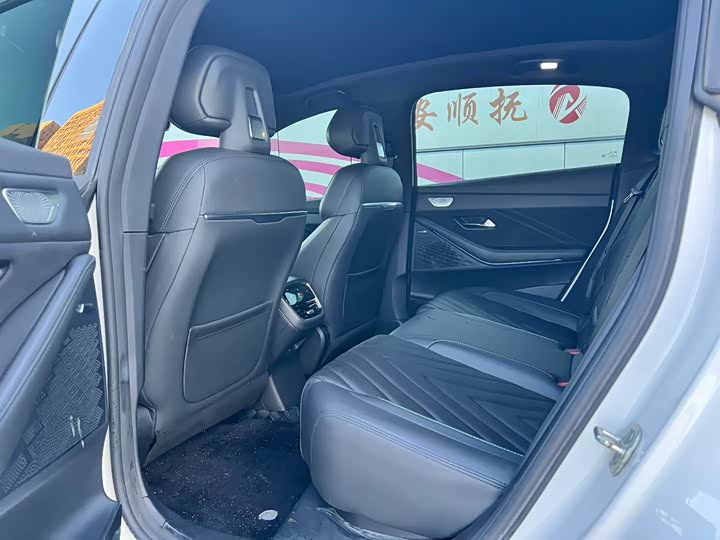 Фото 8 - Changan Deepal SL03