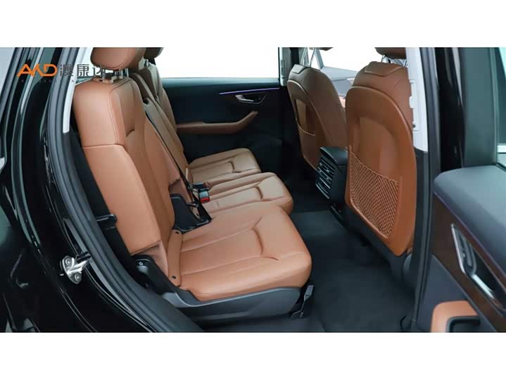 Фото 8 - Audi Q7